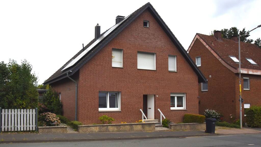 Haus zum Kauf 295.000 € 12 Zimmer 277,2 m² 700 m² Grundstück frei ab sofort Belke-Steinbeck Enger 32130