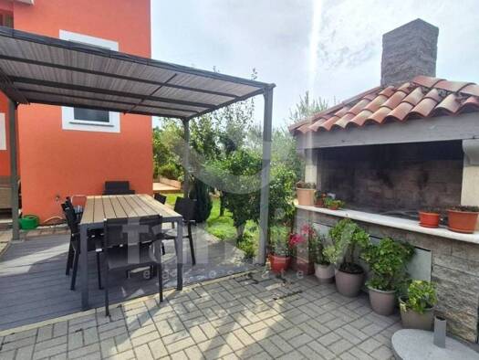 Haus zum Kauf 350.000 € 3 Zimmer 150 m² Pula