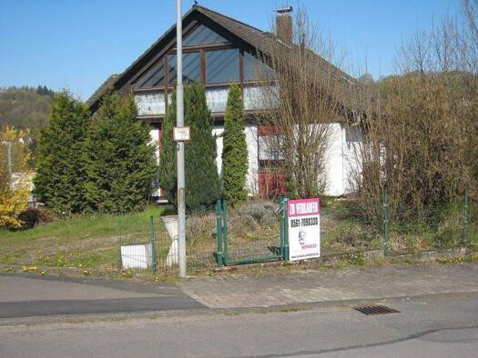 Mehrfamilienhaus zum Kauf 215.000 € 10 Zimmer 273 m² 898 m² Grundstück frei ab sofort Helmarshausen Bad Karlshafen 34385