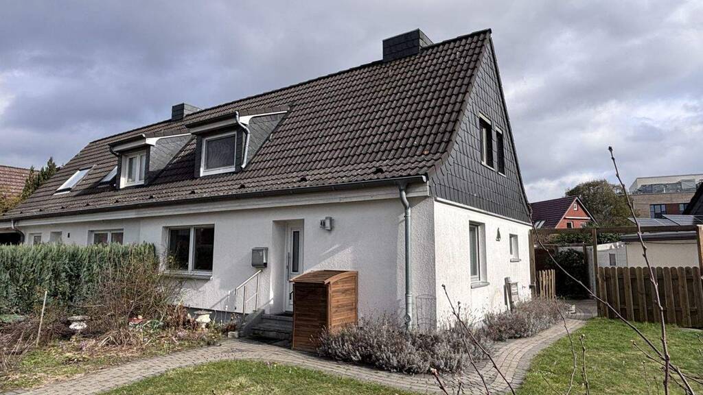 Doppelhaushälfte zum Kauf 340.000 € 5 Zimmer 99 m² 337 m² Grundstück Wilhelm-Ivens-Weg 4B Altheikendorf Heikendorf 24226