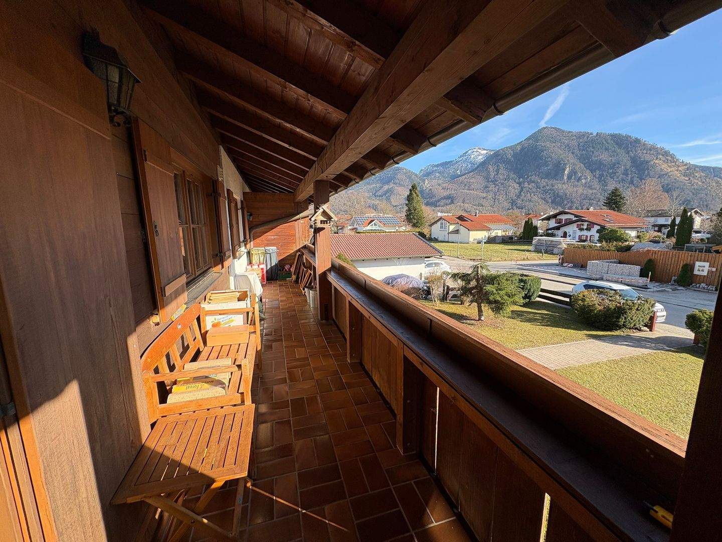 Immobilie in Grassau - Gepflegte OG-Wohnung mit Garage - Bild 2