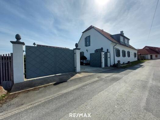 Mehrfamilienhaus zum Kauf 8 Zimmer 253 m² 29.500 m² Grundstück Maria Bild 8382