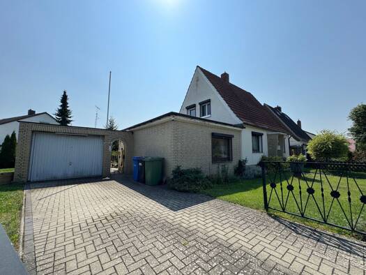 Einfamilienhaus zum Kauf 175.000 € 5 Zimmer 92 m² 663 m² Grundstück frei ab sofort Roter Torweg 21 Helmstedt Helmstedt 38350