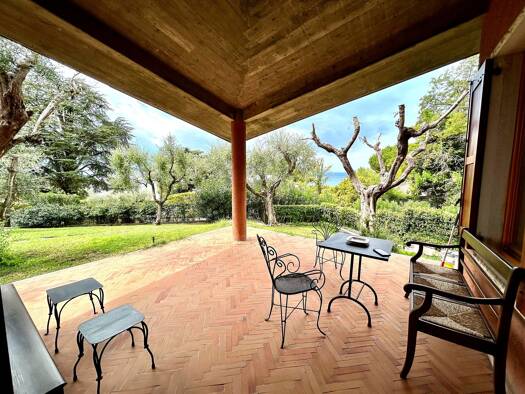 Villa zur Miete 3.500 € 1,5 Zimmer 120 m² 500 m² Grundstück frei ab sofort Bardolino 37010