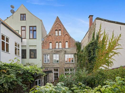 Stadthaus zum Kauf 1.650.000 € 8 Zimmer 330 m² 182 m² Grundstück Innenstadt Innenstadt 23552
