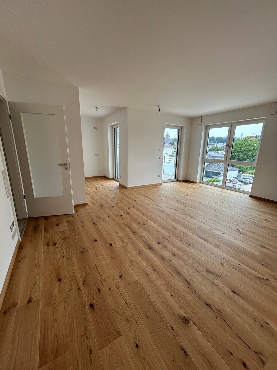 Wohnung zur Miete 1.020 € 2 Zimmer 67,9 m²<br/>Wohnfläche EG<br/>Geschoss ab sofort<br/>Verfügbarkeit Deggendorf Deggendorf 94469