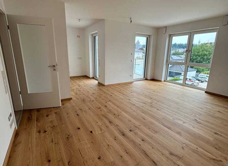 Wohnung zur Miete 1.020 € 2 Zimmer 67,9 m²<br/>Wohnfläche EG<br/>Geschoss ab sofort<br/>Verfügbarkeit Deggendorf Deggendorf 94469