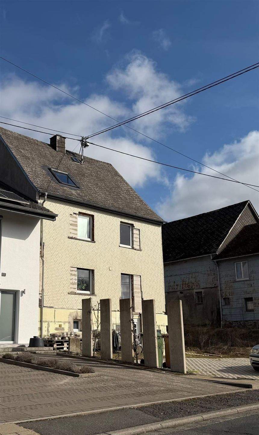Immobilie in Rennerod - Nähe Rennerod! Wohnhaus, DHH, von innen viel modernisiert, ideal für Handwerker! - Bild 1