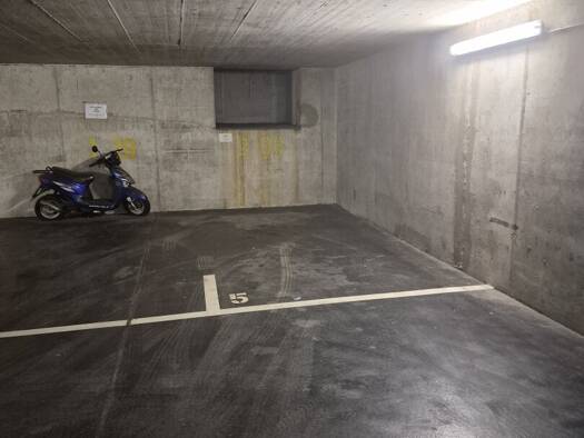 Tiefgaragenstellplatz zur Miete 140 € Wien 1070