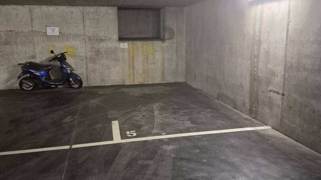 Tiefgaragenstellplatz zur Miete 140 € Wien 1070