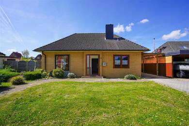 Haus zum Kauf 429.000 € 5 Zimmer 125 m² 973 m² Grundstück frei ab sofort Pahleck 3 Bad Oldesloe 23843