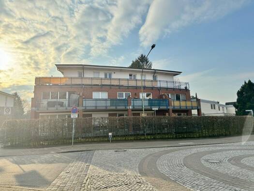 Wohnung zur Miete 950 € 3 Zimmer 82 m² EG frei ab sofort Pinneberg 25421