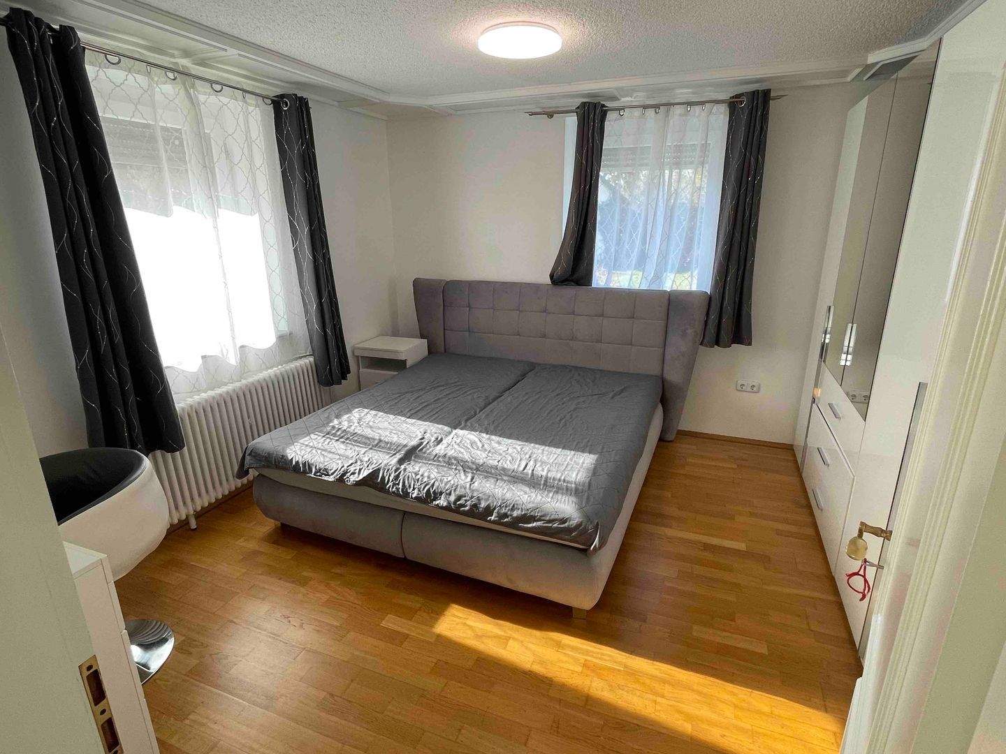 Immobilie in Schwanau - Platz für eine große Familie! Modernisiertes Zweifamilienhaus mit kleinem Garten und großem Hof - Bild 4