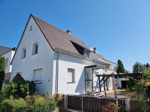 Mehrfamilienhaus zum Kauf 479.000 € 7 Zimmer 163,5 m² 520 m² Grundstück frei ab sofort Pestalozzistraße 11 Linkenheim Linkenheim-Hochstetten 76351