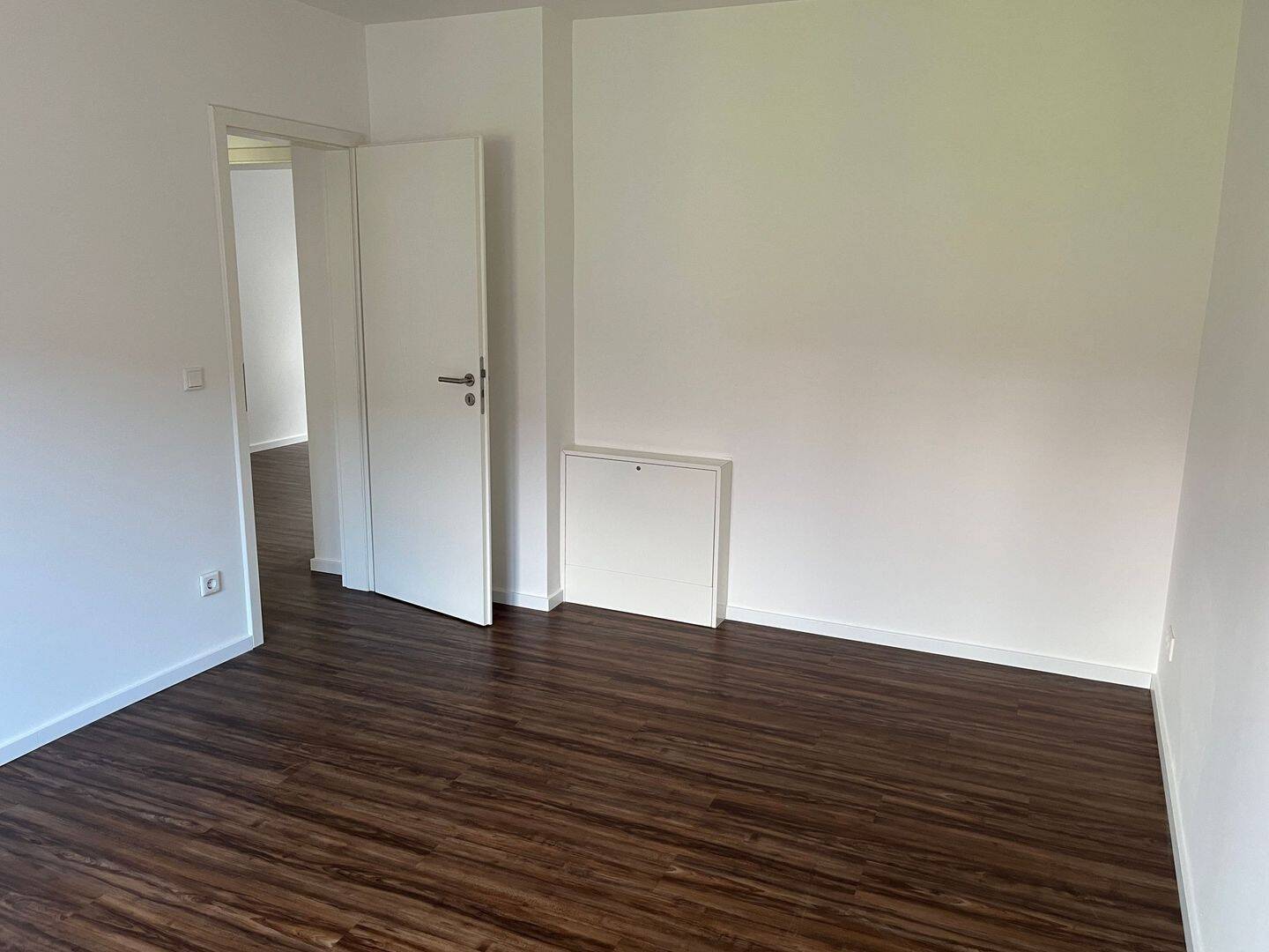 Erstbezug nach Renovierung - 3 ZW im 1. OG mit Balkon zum Innenhof, modernes Tageslichtbad mit Badewanne - ab sofort bezugsbereit – Nürnberg – Vorschaubild 14