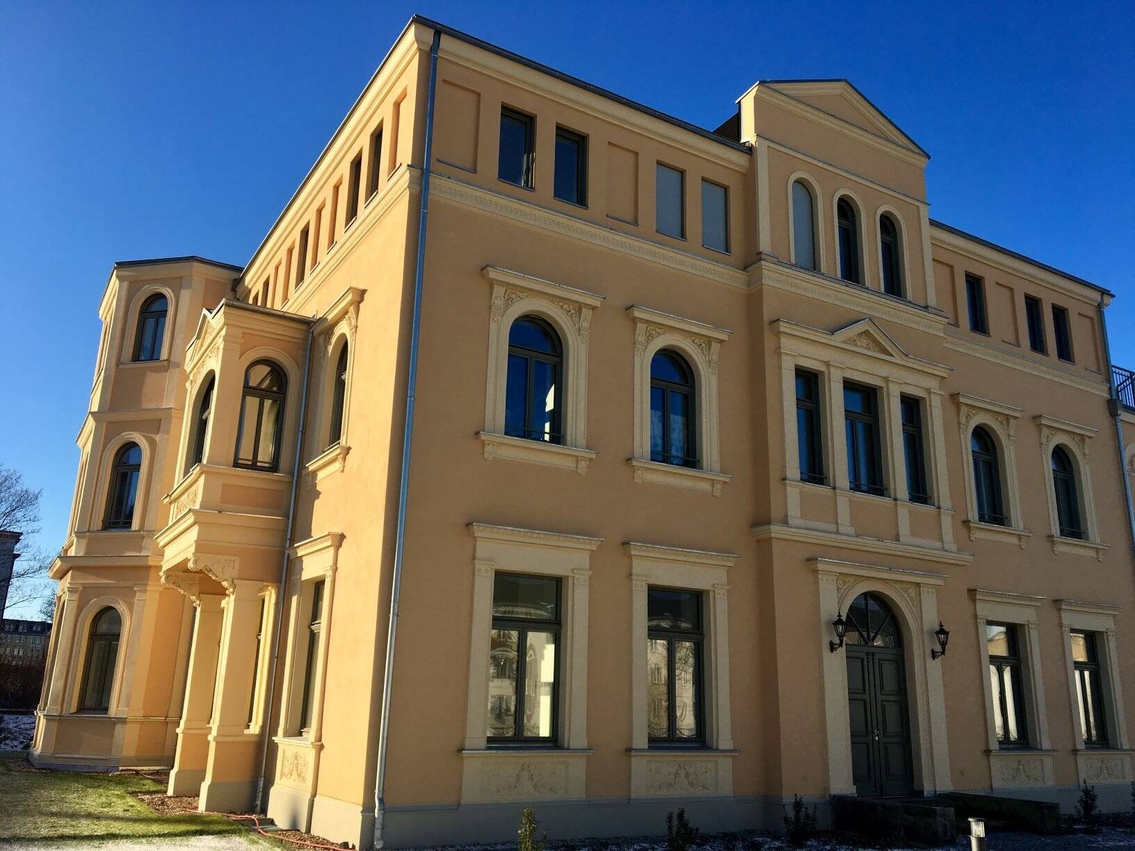 Wohnen in Budenberg-Villa, hochwertige 3-Raum Wohnung mit 2 Bädern. – Budenbergstr.7, 39104 Magdeburg – Vorschaubild 2