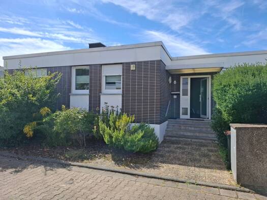 Bungalow zur Miete 2.025 € 4 Zimmer 125 m² 360 m² Grundstück frei ab sofort Gravenbruch Neu-Isenburg 63263