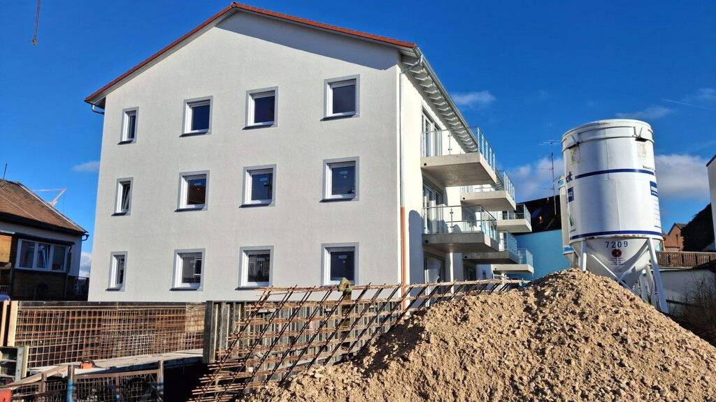 Terrassenwohnung zum Kauf - Erstbezug 299.000 € 2 Zimmer 61,6 m² 3 Geschosse frei ab sofort Gunzenhausen 91710