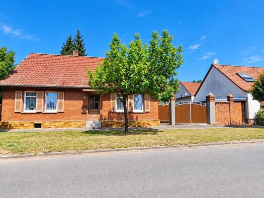 Einfamilienhaus zum Kauf 195.000 € 4 Zimmer 110 m² 7.357 m² Grundstück frei ab sofort Parchau Burg 39288