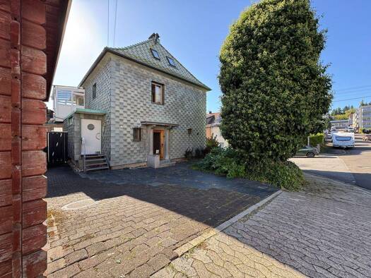 Wohnung zum Kauf 199.000 € 7 Zimmer 240 m² Friedrichsthal 66299