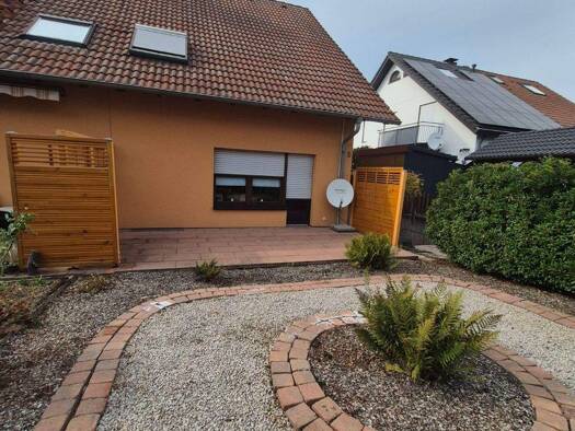 Haus zum Kauf 595.000 € 6 Zimmer 155 m² 360 m² Grundstück Langensteinbach Karlsbad 76307