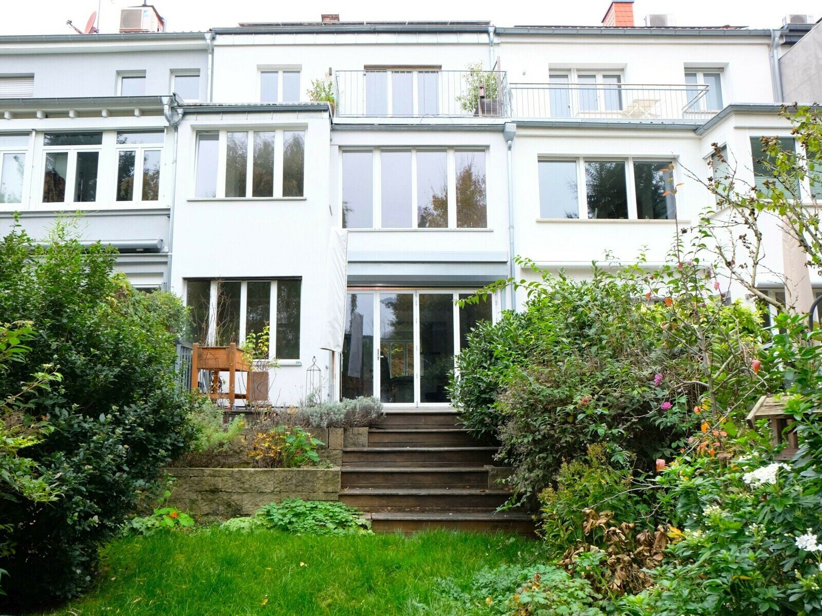 Reihenmittelhaus zum Kauf 3.250.000 € 6 Zimmer 195 m²<br/>Wohnfläche 240 m²<br/>Grundstück Nordend - West Frankfurt 60322