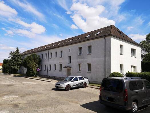 Wohnung zur Miete 210 € 2 Zimmer 39 m² 2. Geschoss frei ab sofort Merseburger Starße 11 Leiha Braunsbedra 06242