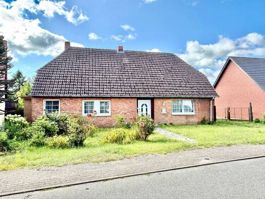 Einfamilienhaus zum Kauf provisionsfrei 179.000 € 5 Zimmer 100 m² 1.906 m² Grundstück frei ab sofort Lüblow Lüblow 19288