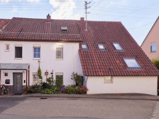 Doppelhaushälfte zum Kauf 399.000 € 6,5 Zimmer 125 m² 69 m² Grundstück Leutenbach Leutenbach 71397