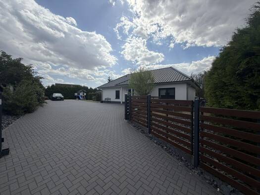 Bungalow zum Kauf 354.000 € 4 Zimmer 105 m² 886 m² Grundstück Bornitz Liebschützberg 04758