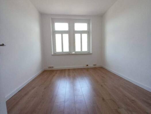 Wohnung zur Miete 190 € 1 Zimmer 31 m² 3. Geschoss Albertstraße 8 Limbach-Oberfrohna 09212