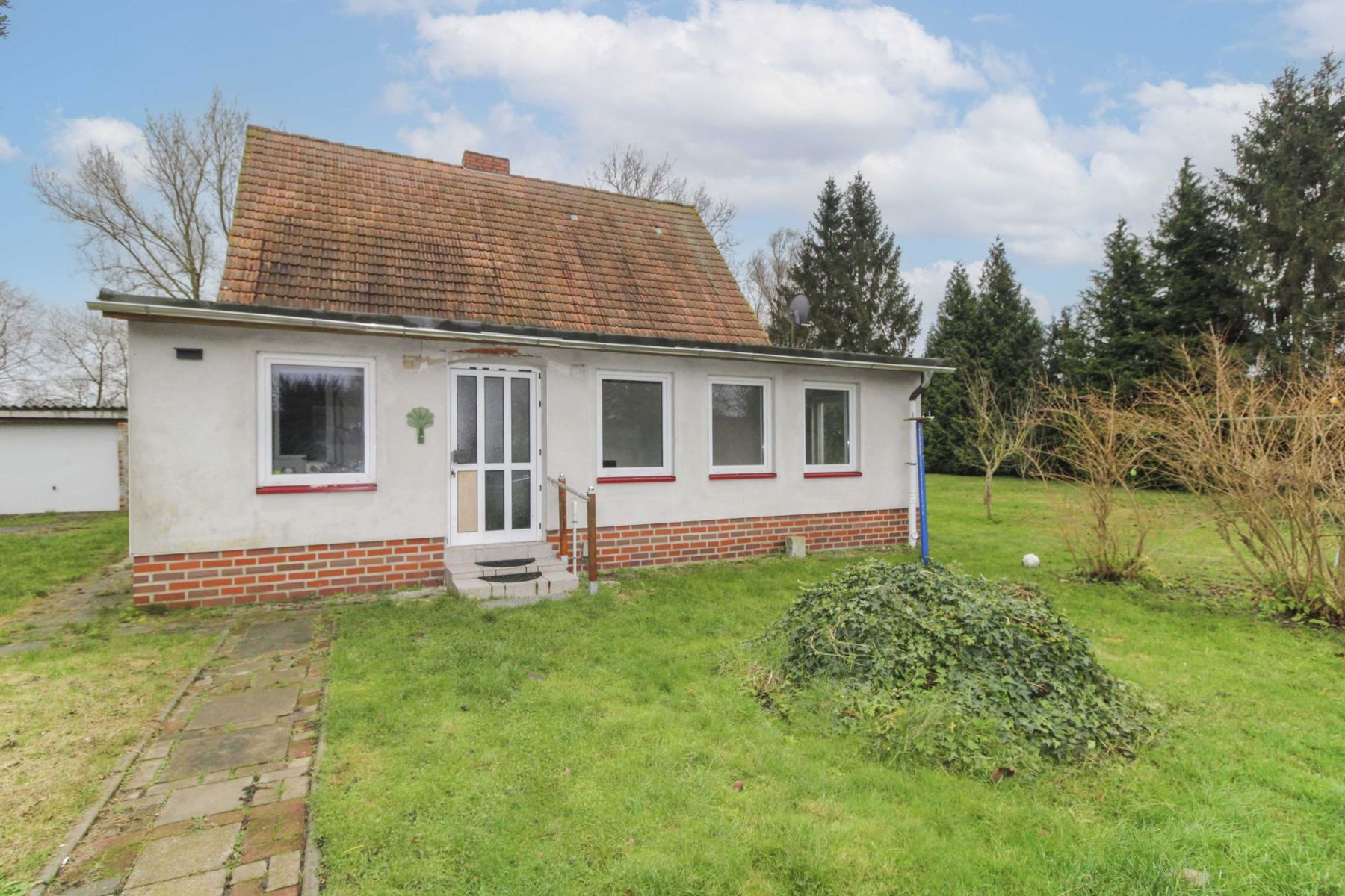 Einfamilienhaus zum Kauf 129.000 € 6 Zimmer 120 m²<br/>Wohnfläche 2.941 m²<br/>Grundstück Wüstenhagen Niepars 18442