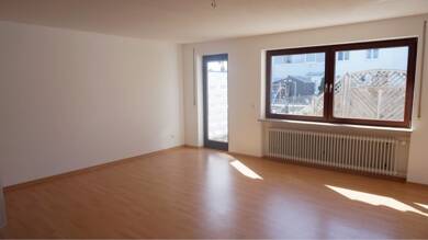Reihenmittelhaus zur Miete 1.050 € 5 Zimmer 110 m² 236 m² Grundstück frei ab 01.08.2025 Dillingen Dillingen 89407