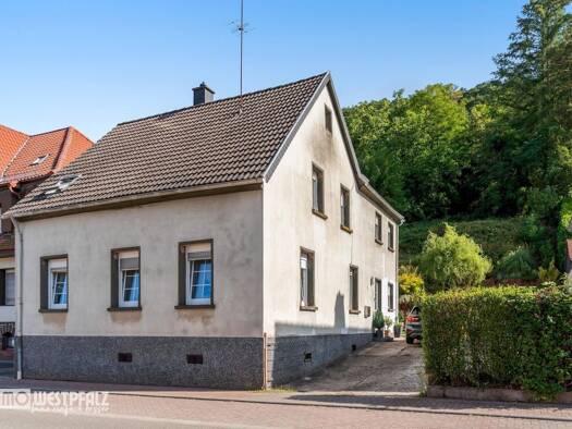 Einfamilienhaus zum Kauf 235.000 € 7 Zimmer 125 m² 1.245 m² Grundstück Rodalben 66976