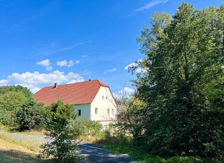 Doppelhaushälfte zum Kauf 85.000 € 4 Zimmer 102,3 m²<br/>Wohnfläche 726 m²<br/>Grundstück Frauenhain Röderaue 01609
