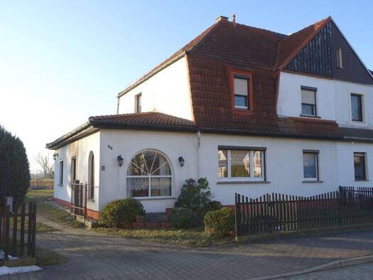 Doppelhaushälfte zum Kauf 175.000 € 4 Zimmer 132 m² 702 m² Grundstück Nauwalde Gröditz 01609