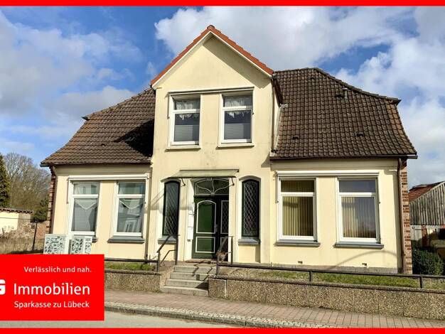 Mehrfamilienhaus zum Kauf als Kapitalanlage geeignet 259.000 € 7 Zimmer 156,9 m² 758 m² Grundstück Ahrensbök Ahrensbök 23623