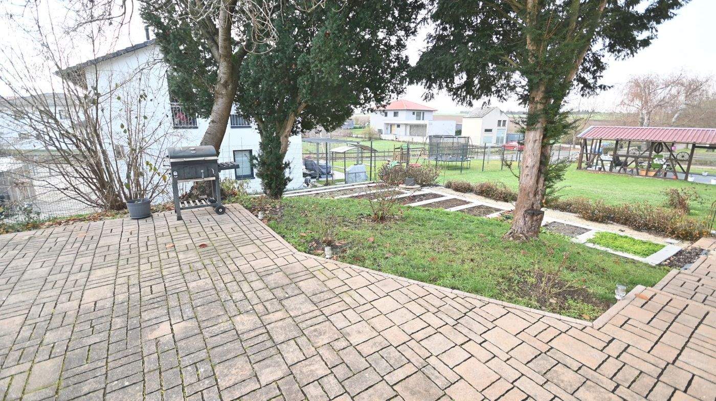 Immobilie in Hilpoltstein - Tolles modernisiertes Zweifamilienhaus in herrlicher Lage von Meckenhausen, bei Hilpoltstein - Bild 3