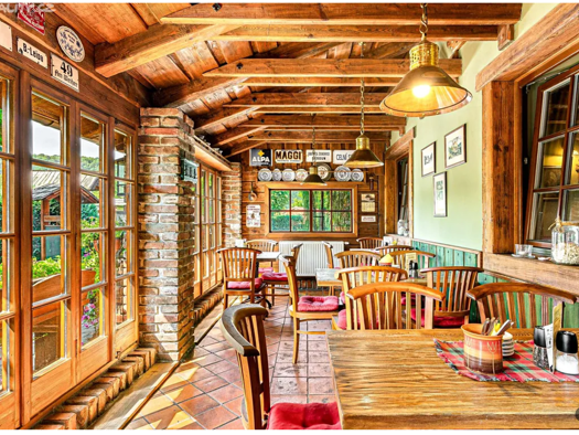 Restaurant zum Kauf 327 m² Gastrofläche 1.801 m² Grundstück Hlasna Treban Karlstein 267 18