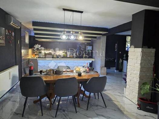 Haus zum Kauf 310.000 € 9 Zimmer 250 m² Donji Karin, Benkovac Benkovac