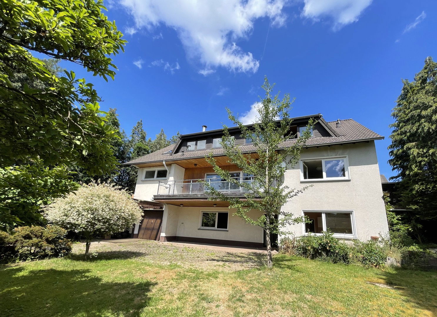 Einfamilienhaus zum Kauf provisionsfrei 495.000 € 8 Zimmer 365 m²<br/>Wohnfläche 835 m²<br/>Grundstück Derschlag Gummersbach 51645