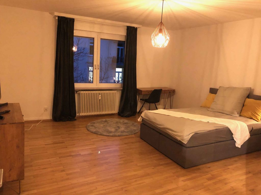 Wohnung zur Miete Wohnen auf Zeit 690 € 3 Zimmer 25 m²<br/>Wohnfläche 04.12.2024<br/>Verfügbarkeit Grüneburgweg 106 Westend - Nord Frankfurt am Main 60323