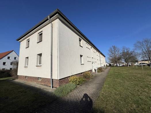 Wohnung zum Kauf 75.000 € 3 Zimmer 45 m² 1. Geschoss Georg-Schwarz-Straße 6 Zwenkau 04442