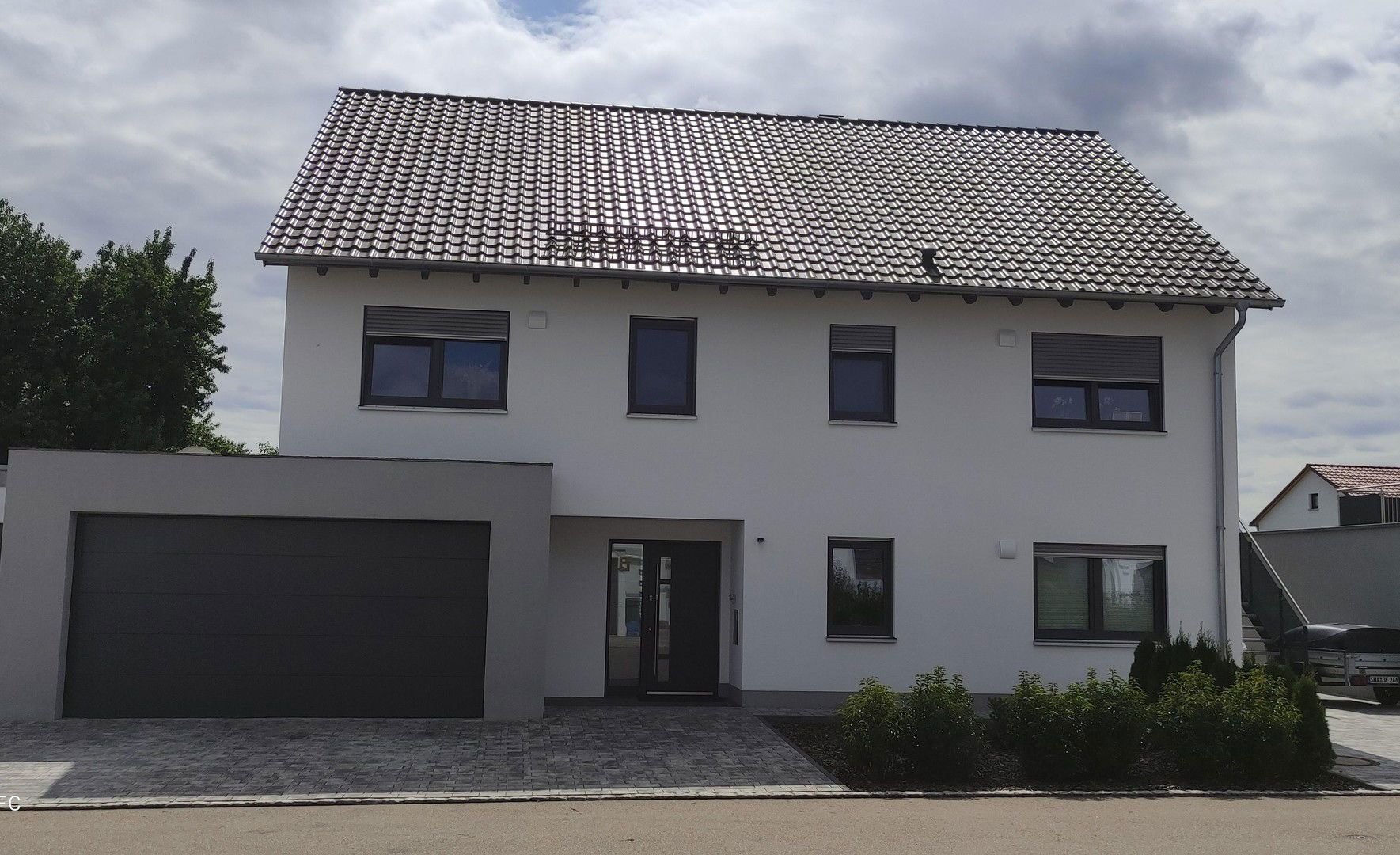 Mehrfamilienhaus zum Kauf provisionsfrei 890.000 € 7 Zimmer 250 m²<br/>Wohnfläche 553 m²<br/>Grundstück Uttenhofen Rosengarten 74538