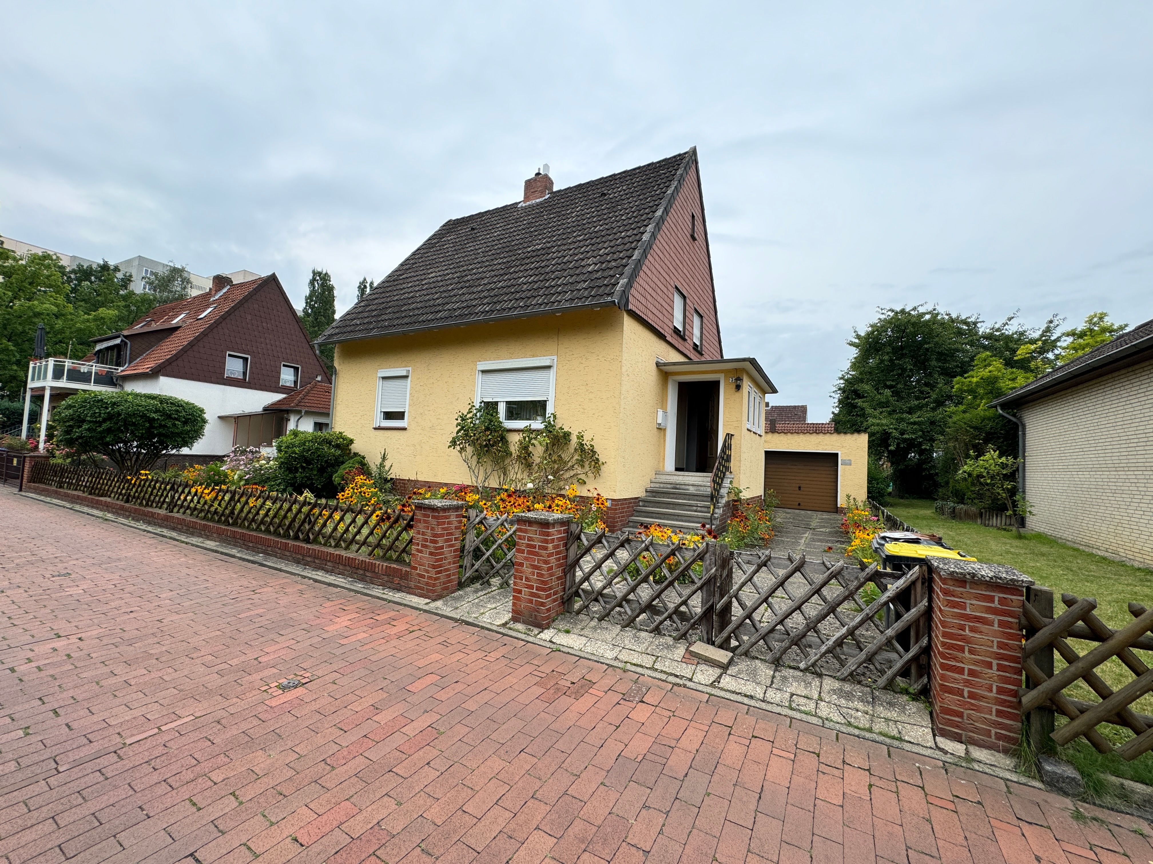 Einfamilienhaus zum Kauf 460.000 € 4 Zimmer 78 m²<br/>Wohnfläche 641 m²<br/>Grundstück Groß-Buchholz Hannover 30627