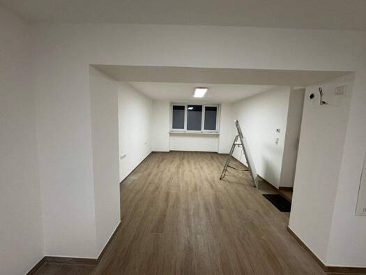 Bürofläche zur Miete provisionsfrei 120 € 4 m² Bürofläche Goebenstraße Wiesbaden 65195