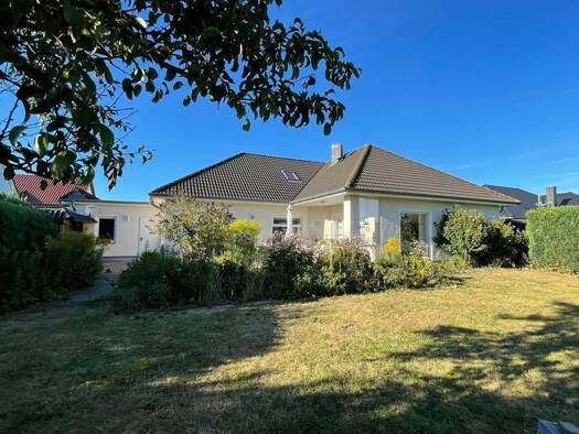 Bungalow zur Miete 1.550 € 3 Zimmer 149,8 m² 798 m² Grundstück frei ab 01.03.2026 Neuenkirchen 17498