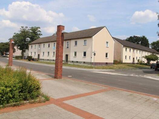 Wohnung zur Miete nur mit Wohnberechtigungsschein 390 € 3,5 Zimmer 52,2 m² EG frei ab 01.05.2026 Schlesierstraße 32 Möllen Voerde 46562