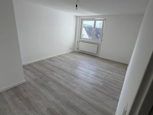 Terrassenwohnung zur Miete 1.350 € 1 Zimmer 32 m² Geschoss 2/5 frei ab sofort Bornheim Frankfurt am Main 60385