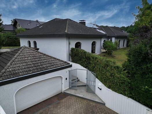 Einfamilienhaus zum Kauf 549.000 € 8 Zimmer 302,9 m² 1.267 m² Grundstück Schöneberg Hofgeismar 34369